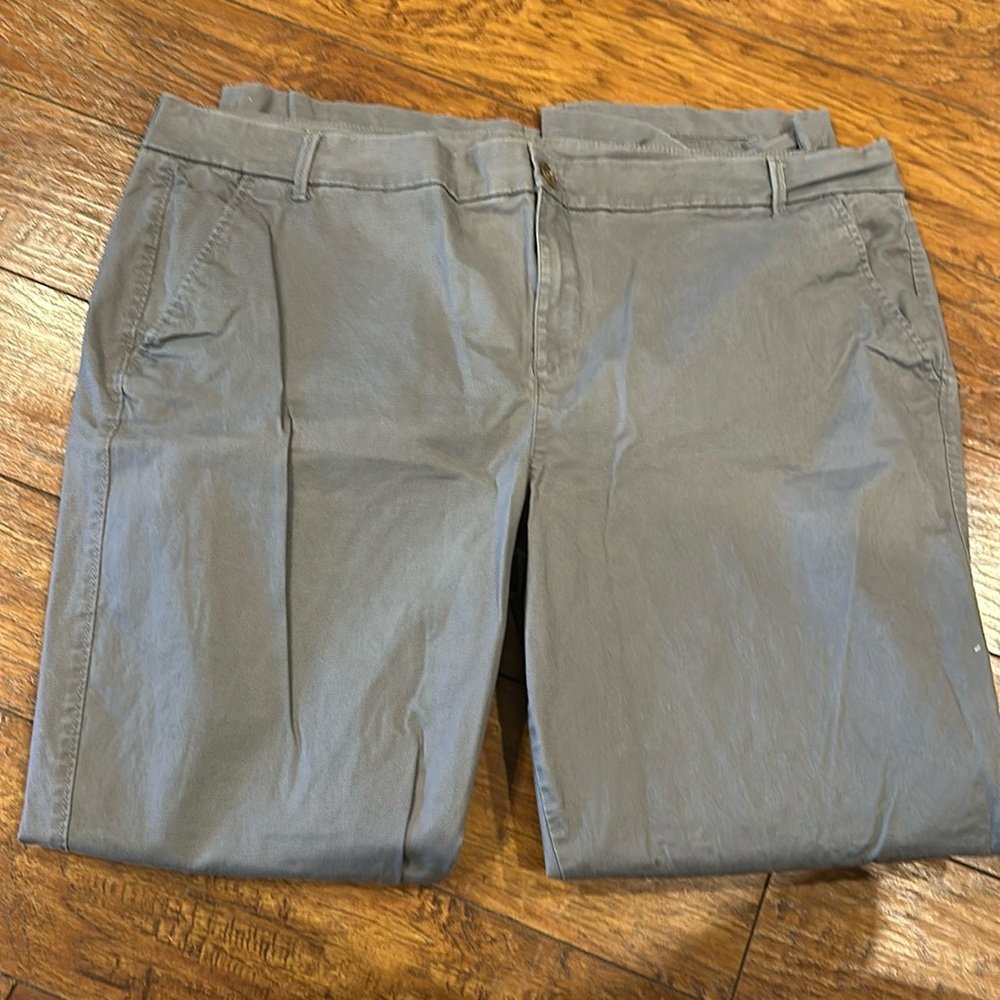 Old Navy gray ladies boot cut pants size 20